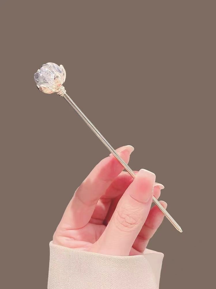 Hanbok Hair Pin - دبوس شعر كريستالي على شكل زهرة