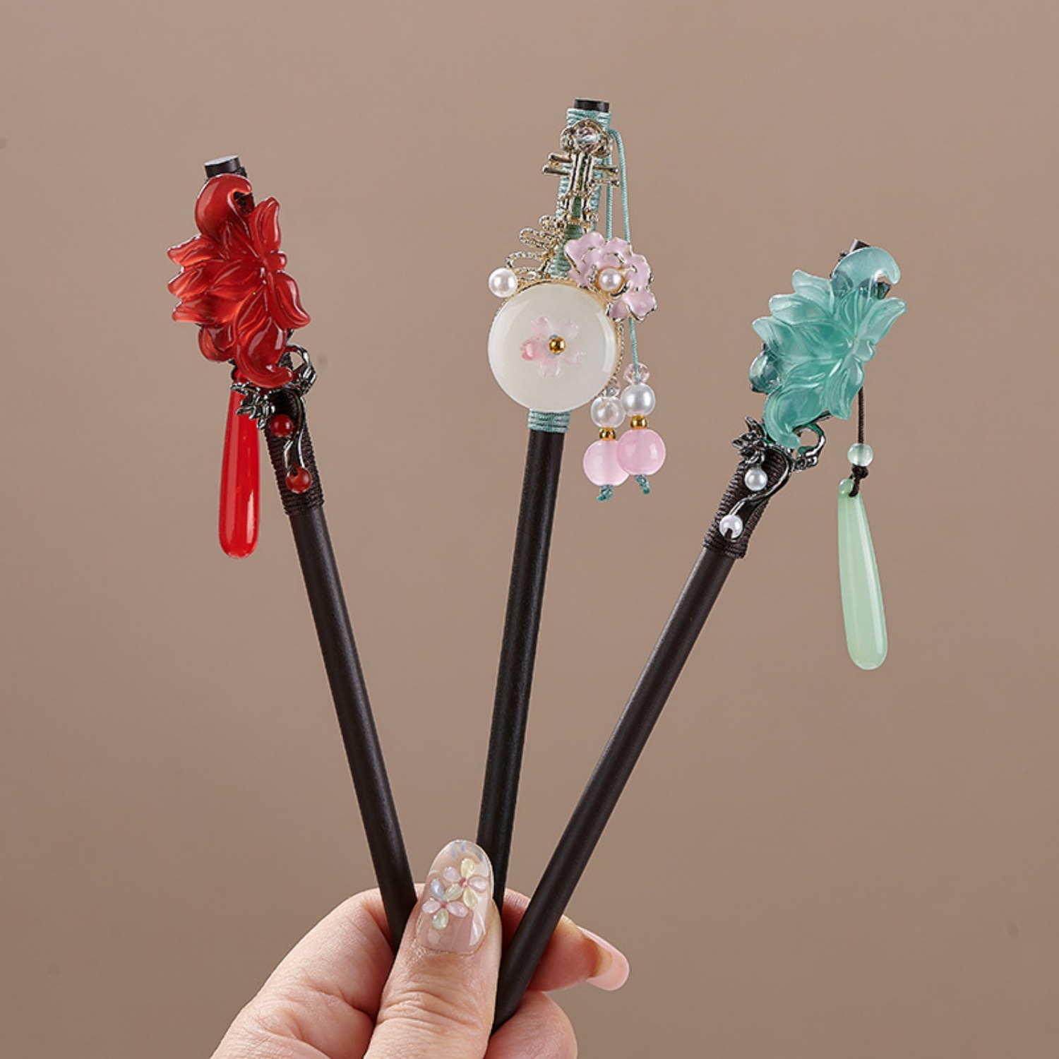 دبوس شعر خشبي بتصميم زهور عتيق - مراجعة Hanbok Hair Pin وسعره